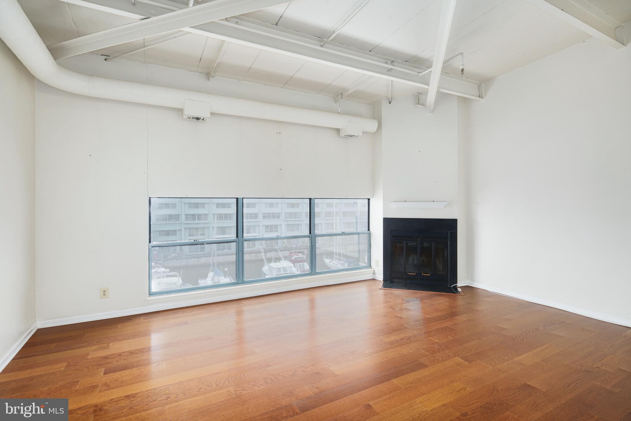 3 N COLUMBUS BLVD #TD403