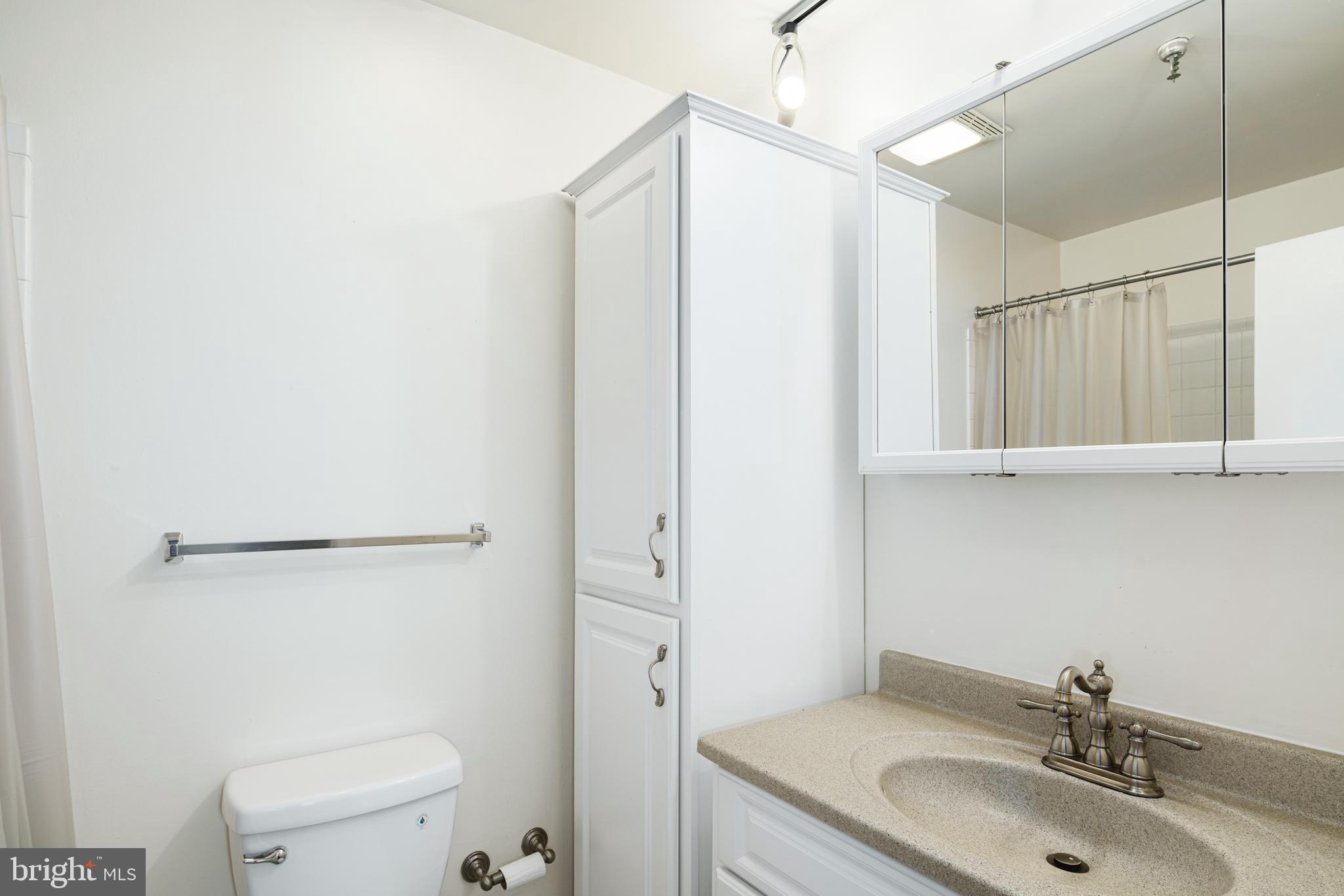 3 N COLUMBUS BLVD #TD403