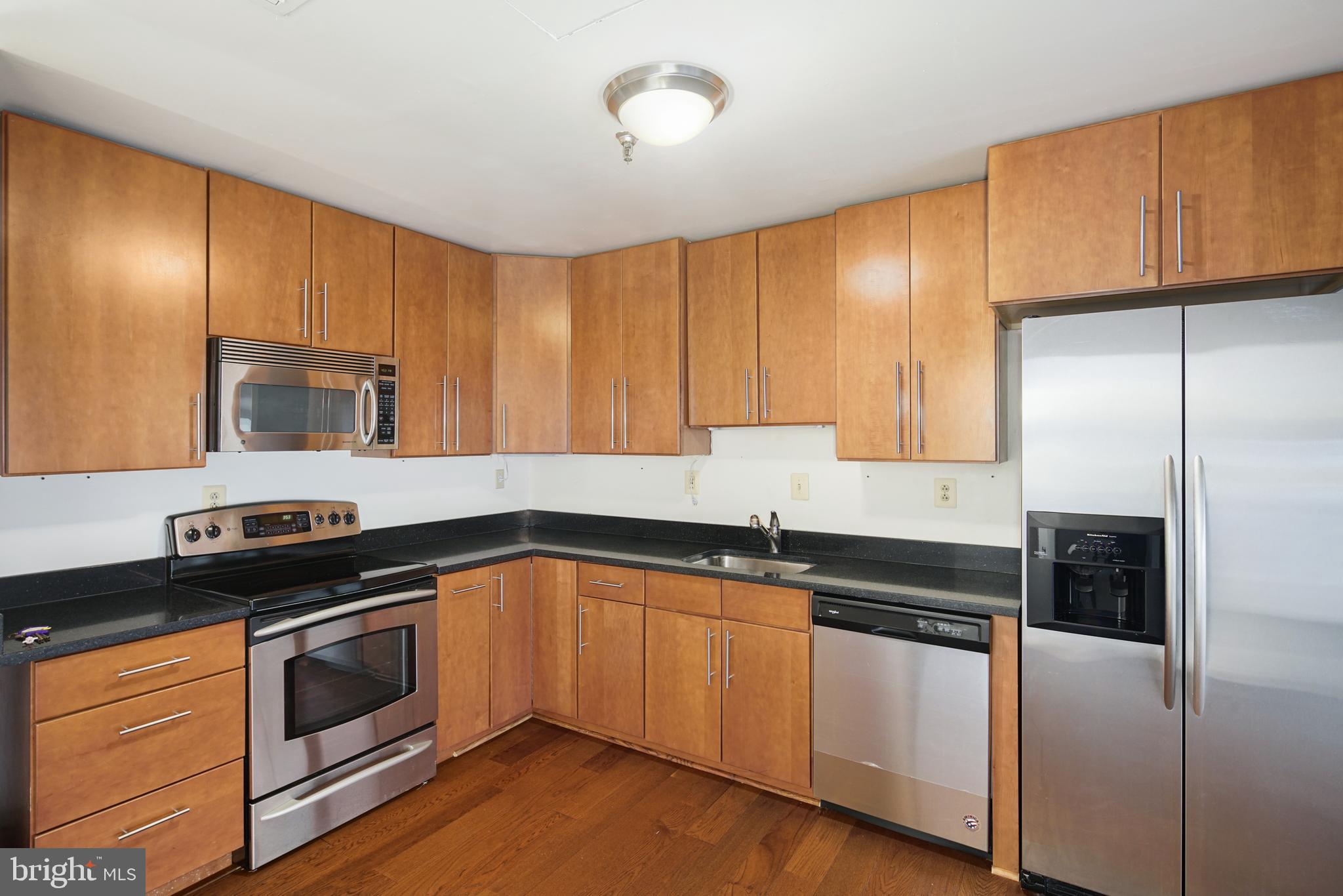 3 N COLUMBUS BLVD #TD403