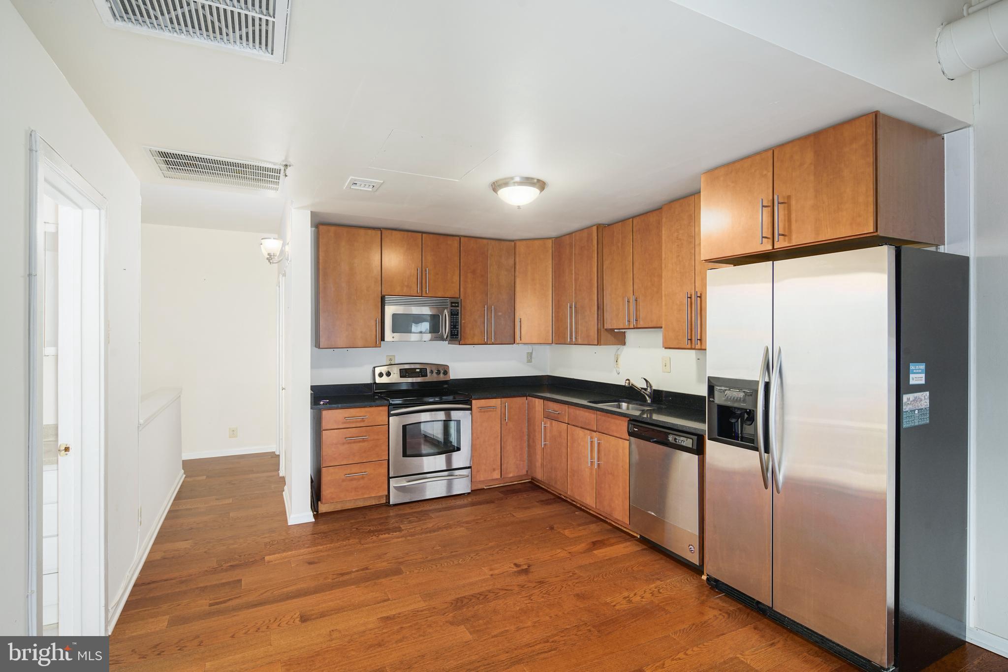 3 N COLUMBUS BLVD #TD403