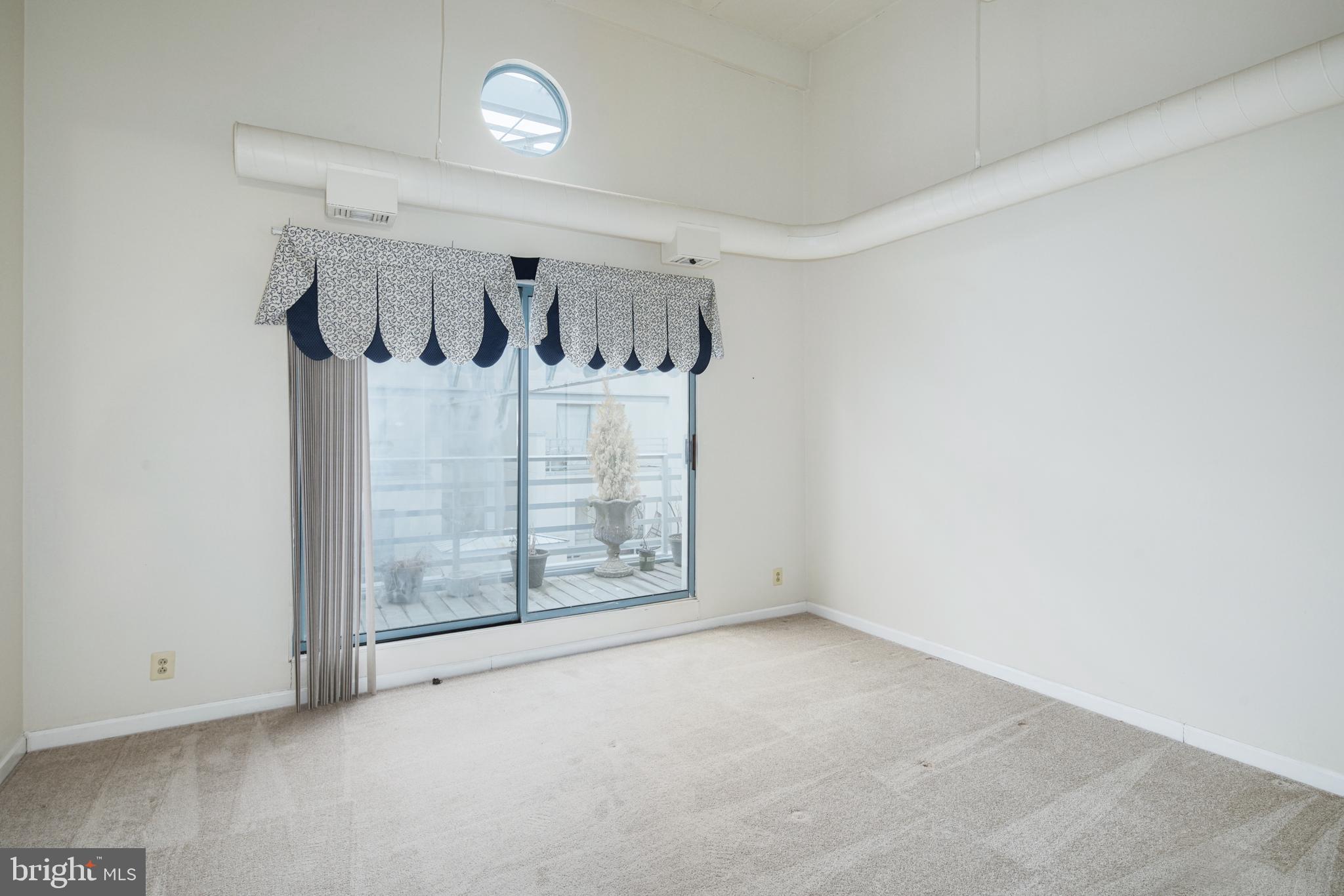 3 N COLUMBUS BLVD #TD403