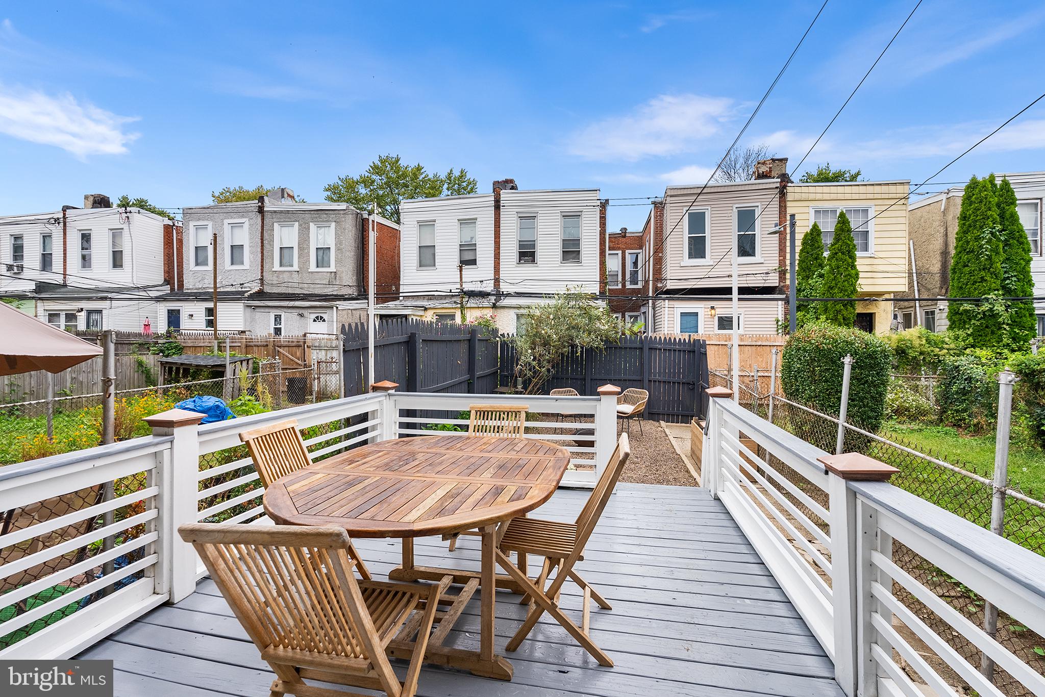249 E Slocum St