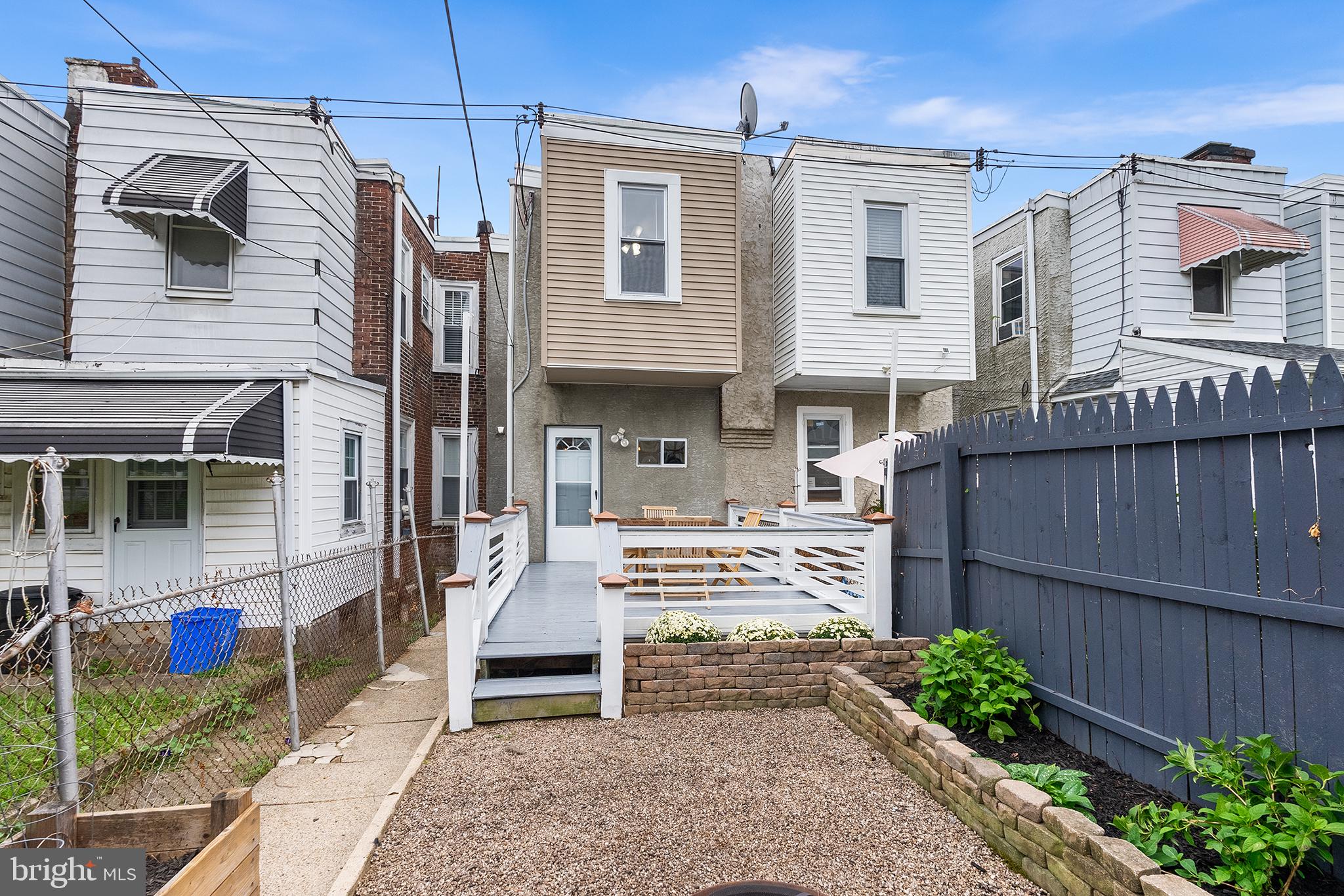 249 E Slocum St