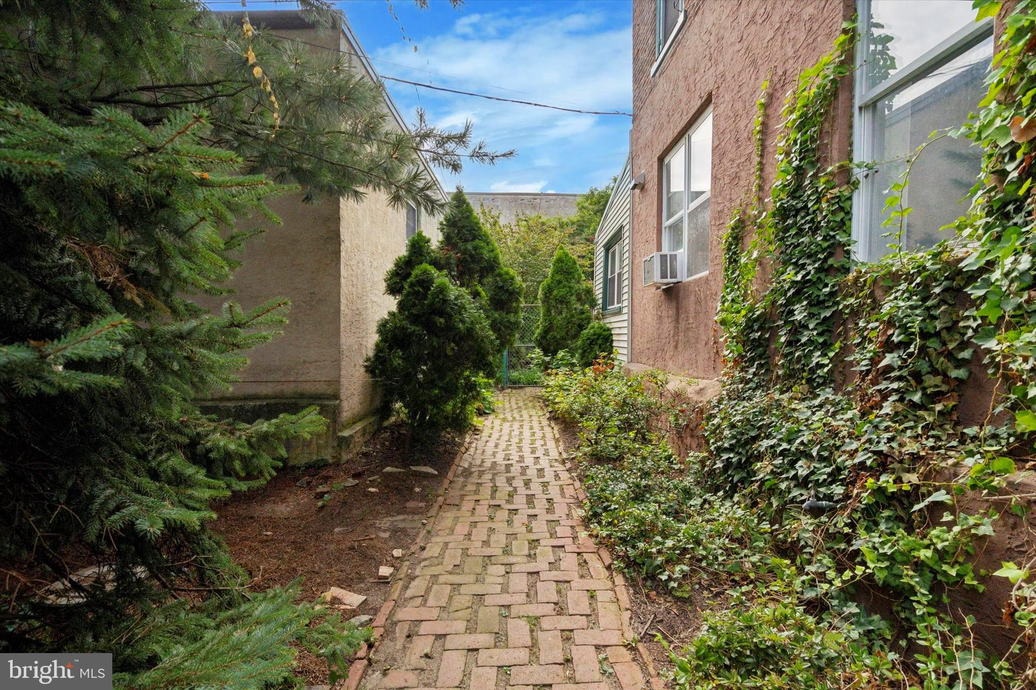 80 E Church Ln