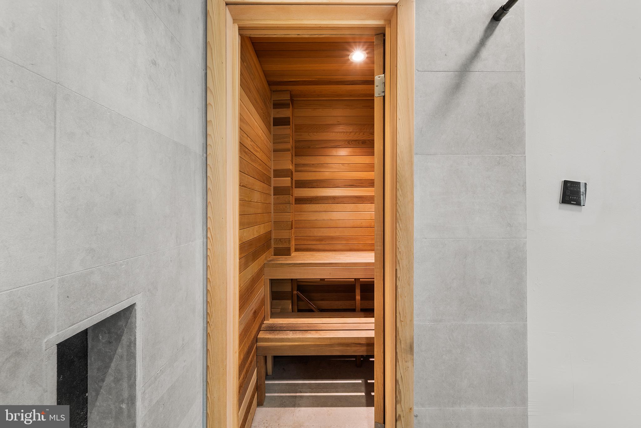 1238 Callowhill St #102