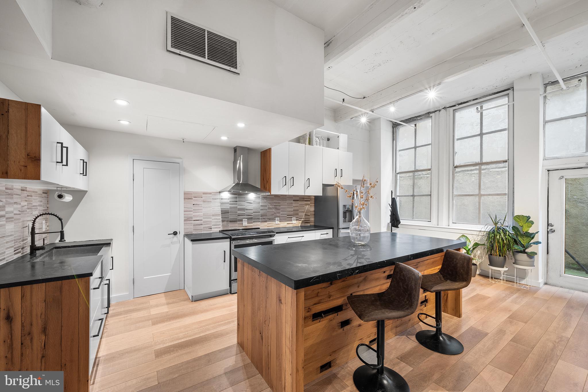 1238 Callowhill St #102