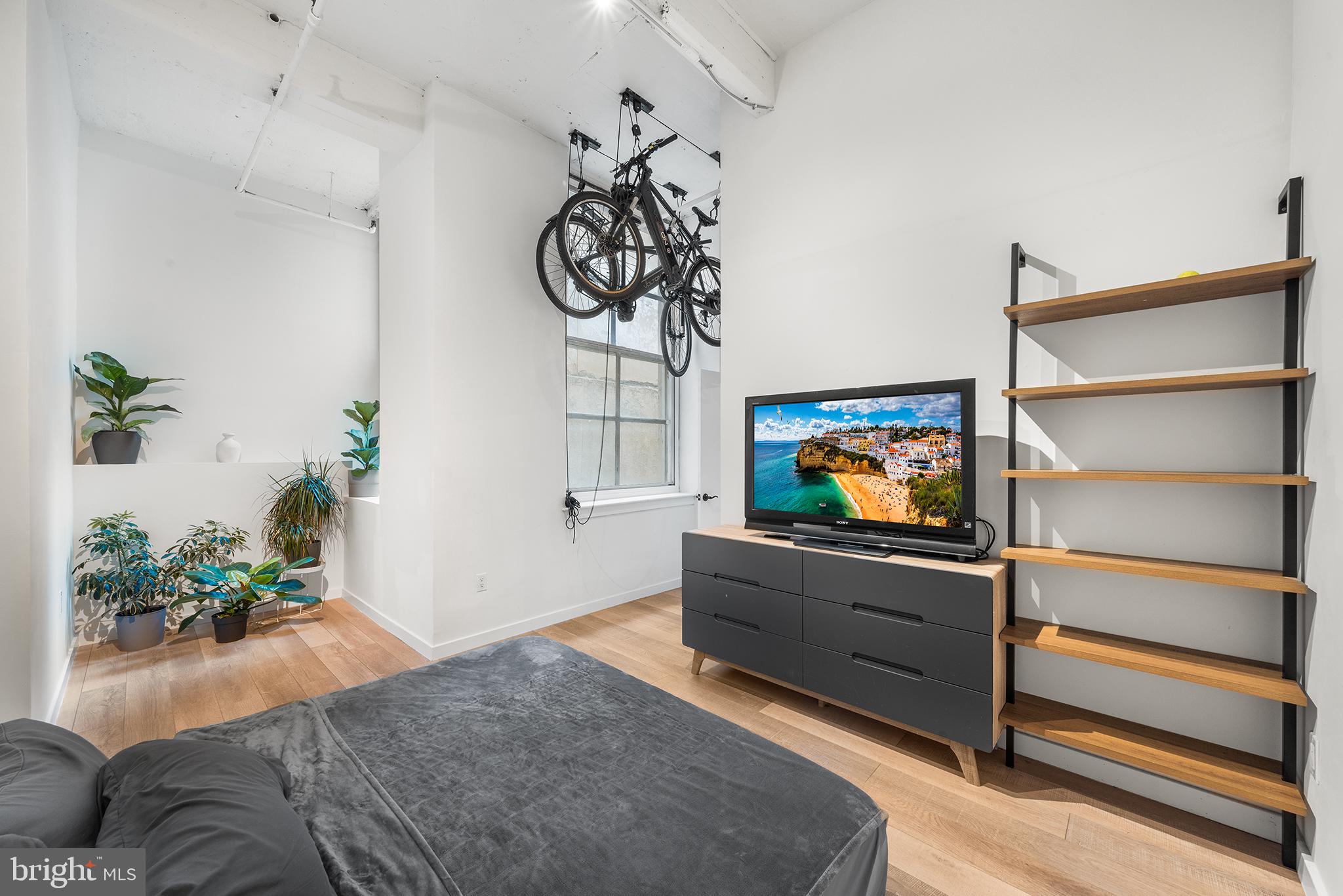 1238 Callowhill St #102