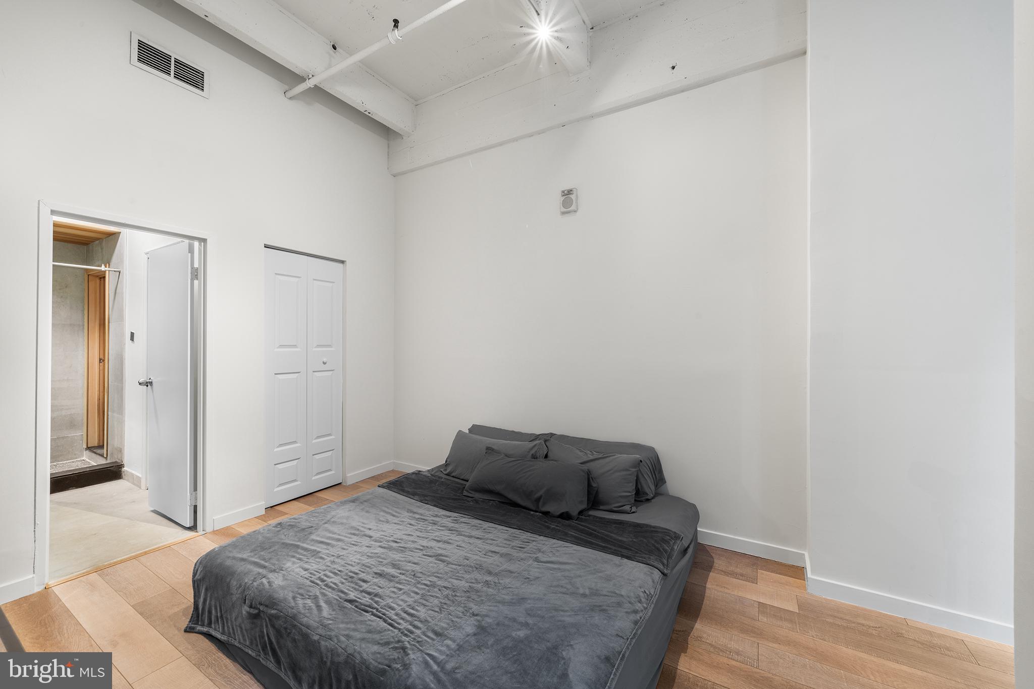 1238 Callowhill St #102