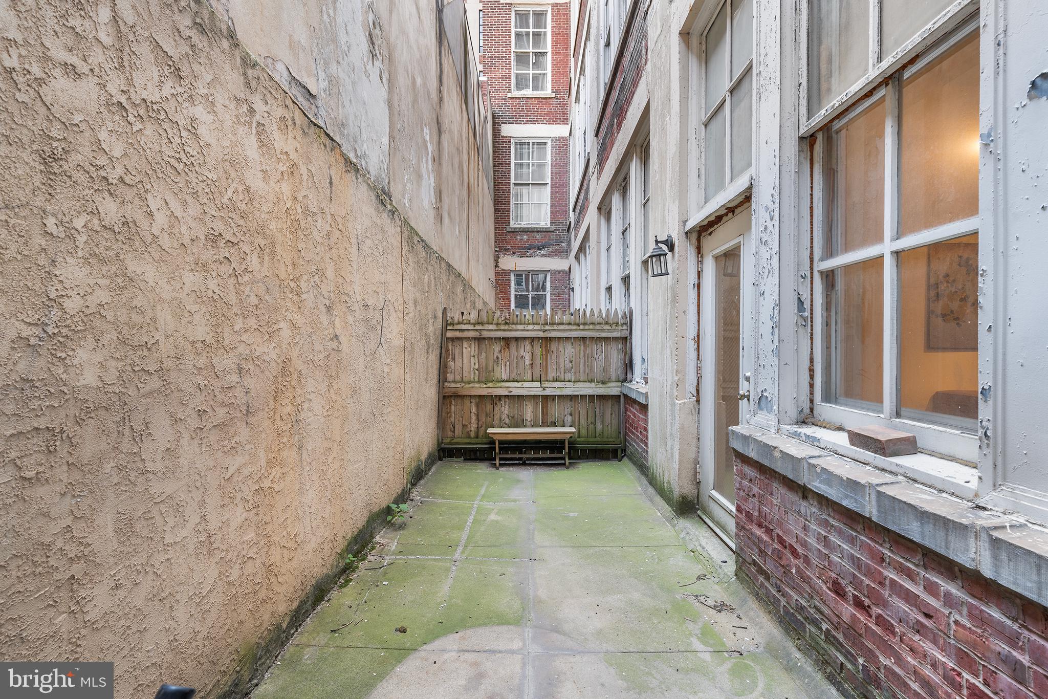 1238 Callowhill St #102