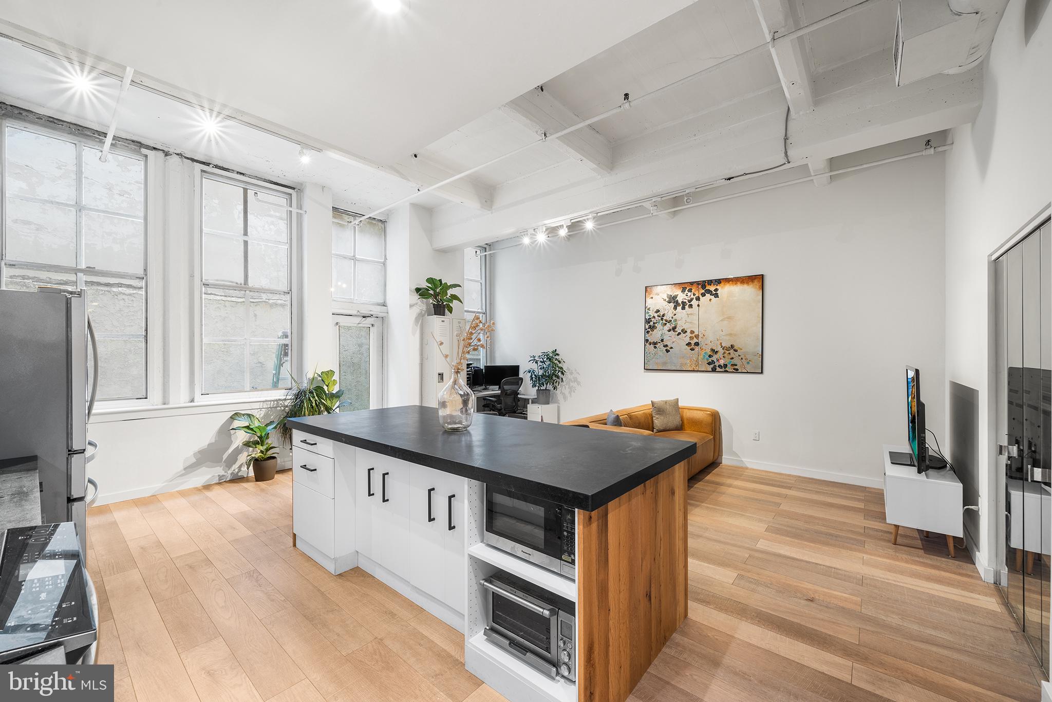 1238 Callowhill St #102