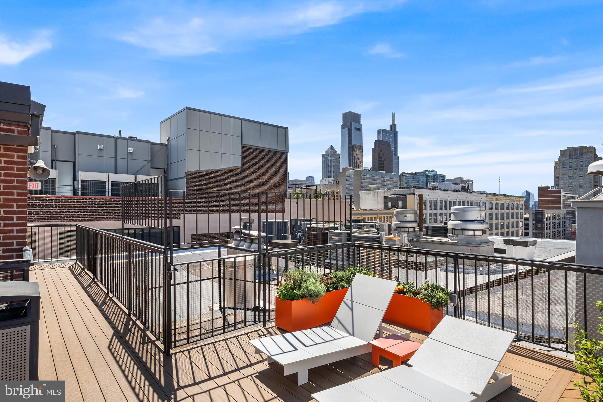 1238 Callowhill St #102