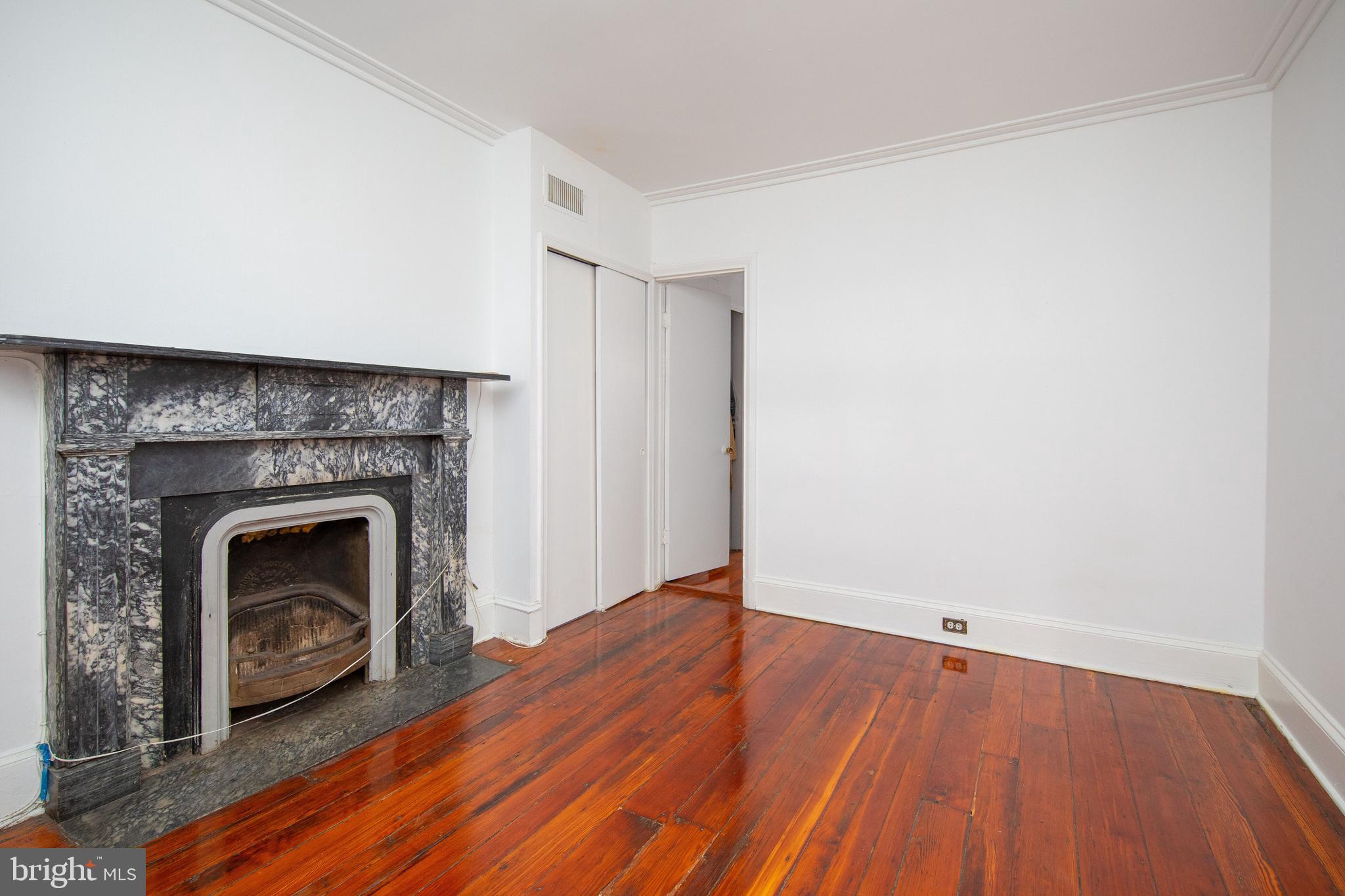 334 S 15th St