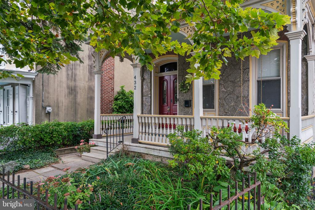 432 Lyceum Ave