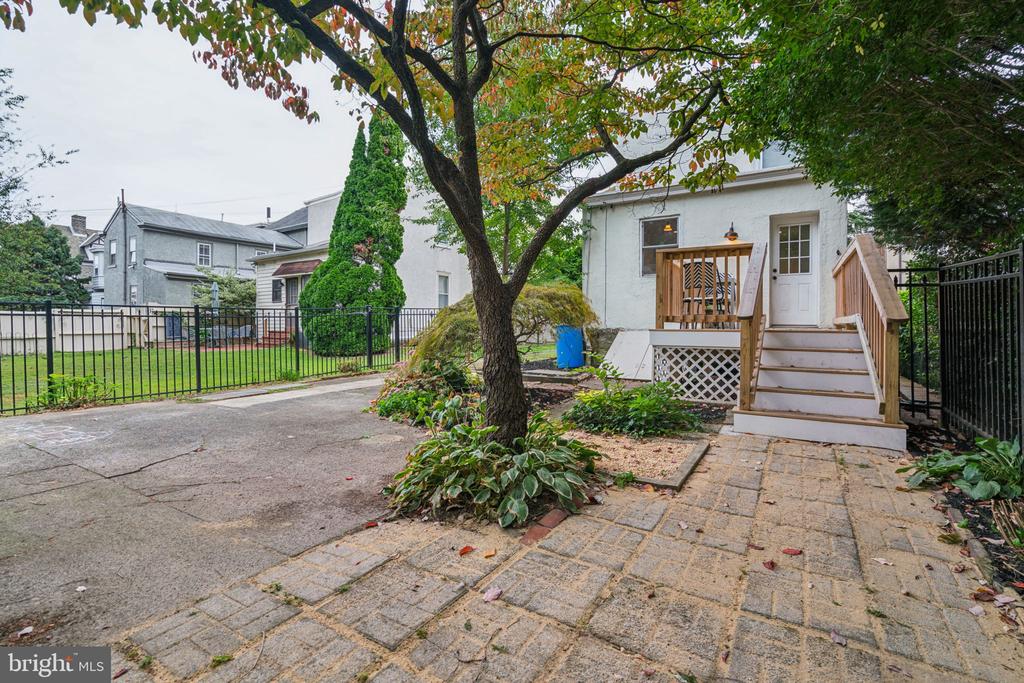 432 Lyceum Ave