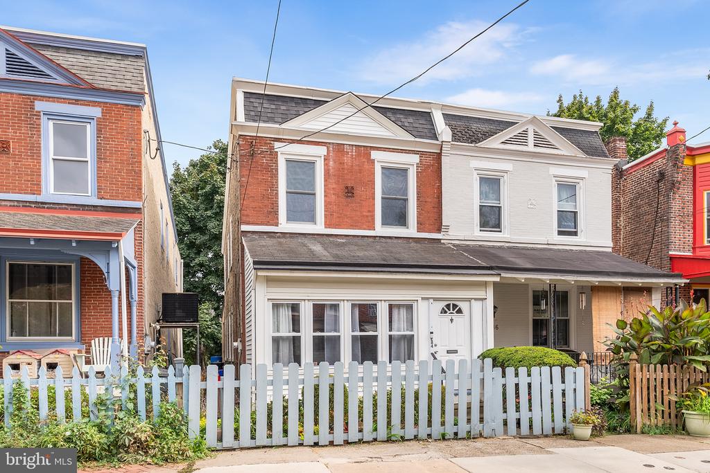 284 W Haines St