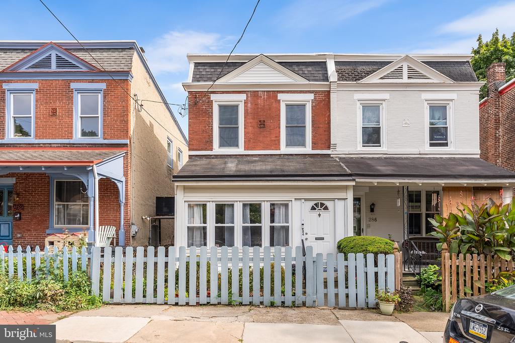 284 W Haines St