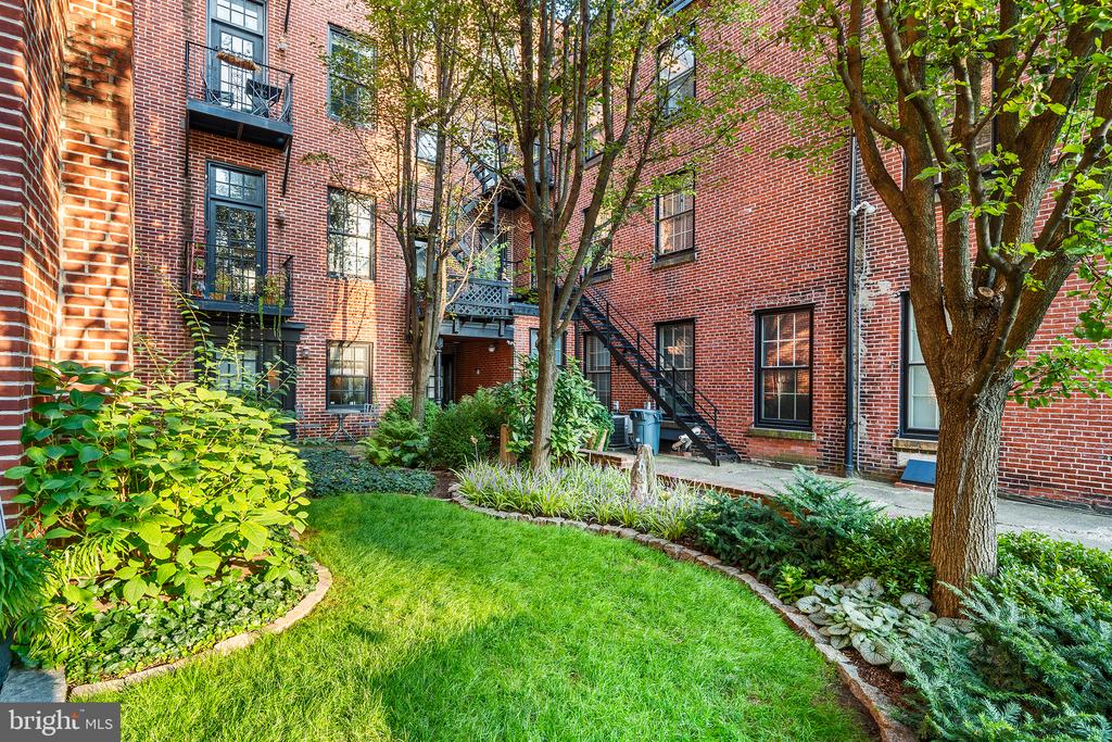 38 N Front St #4h