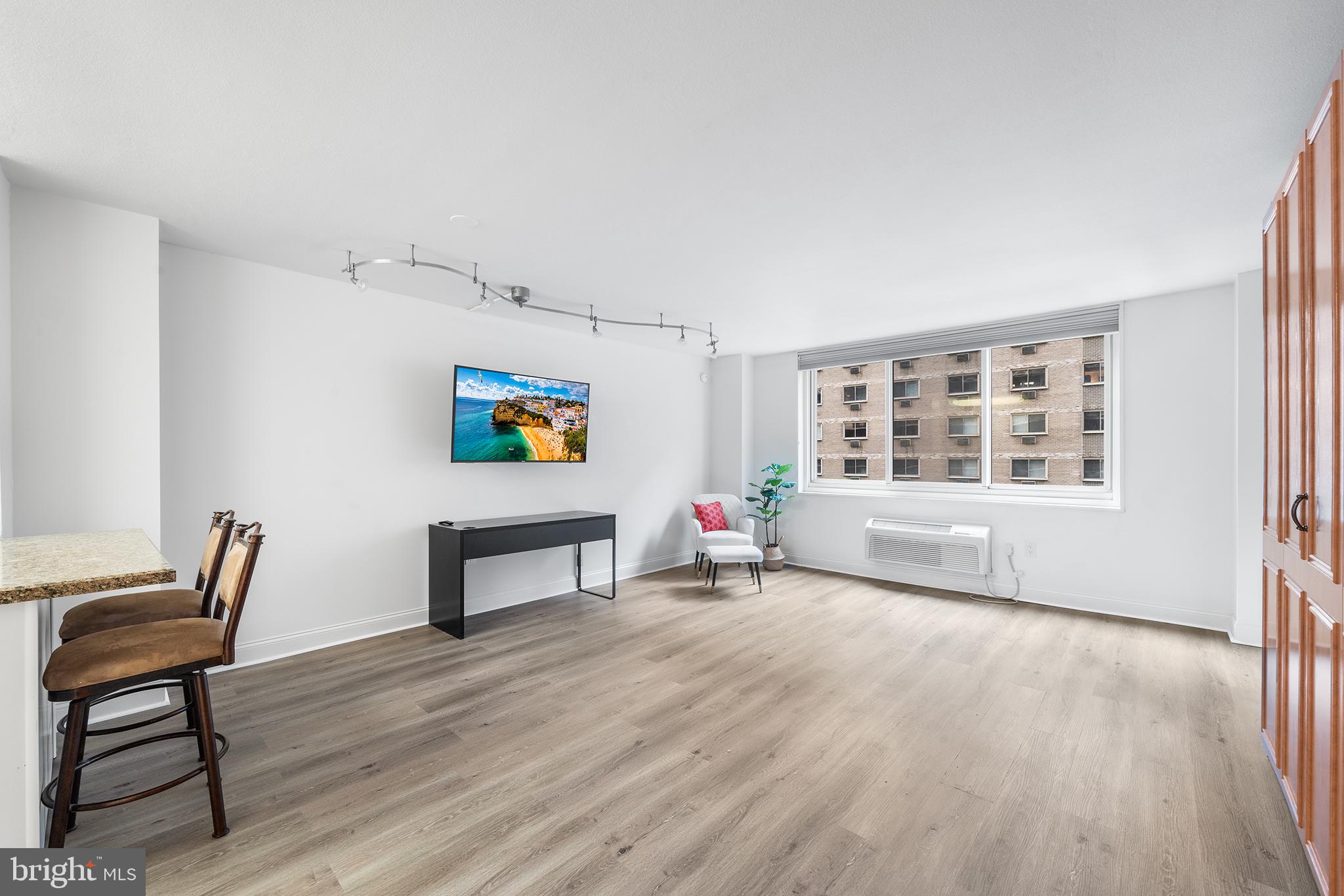 1901 John F Kennedy Blvd #911