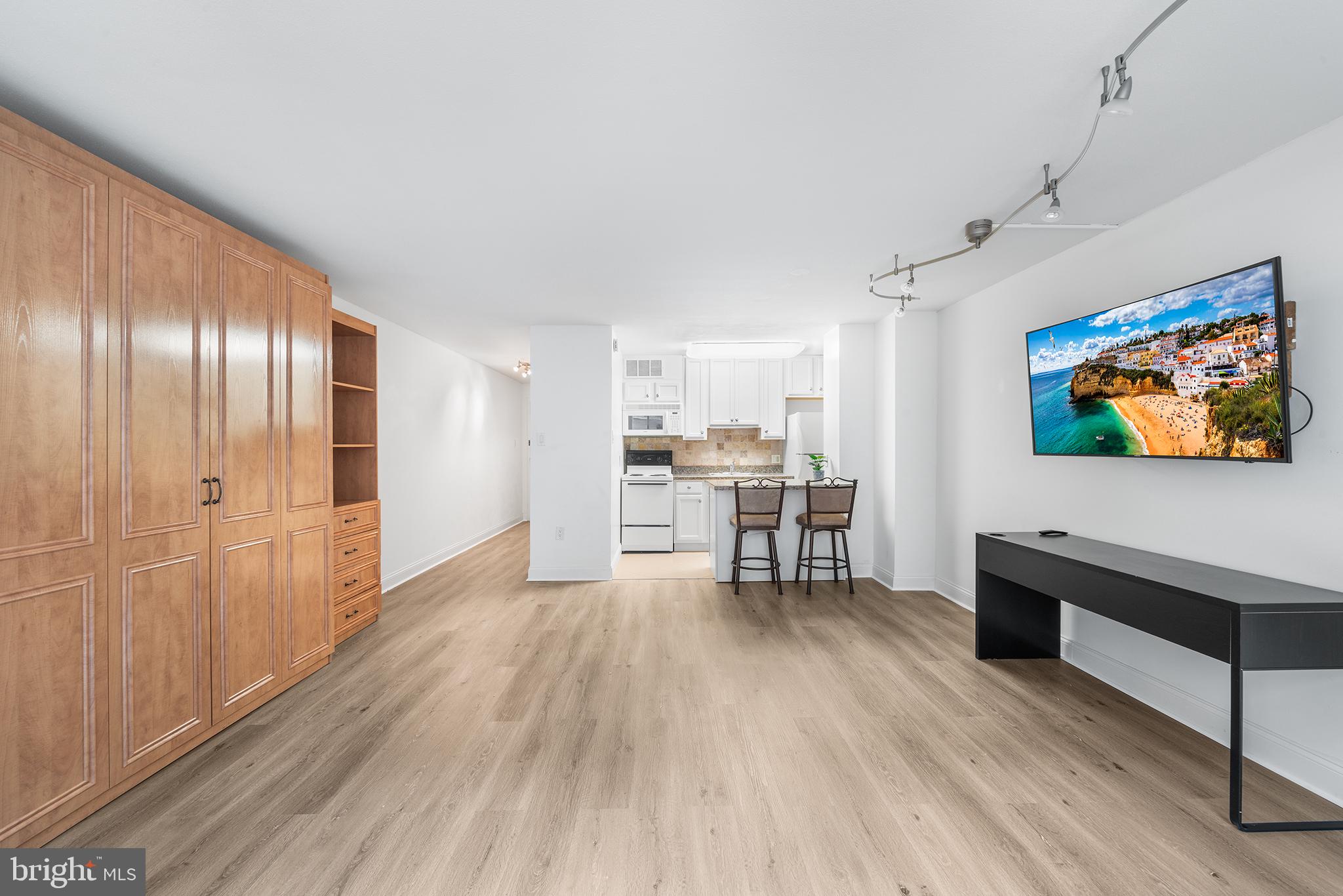 1901 John F Kennedy Blvd #911