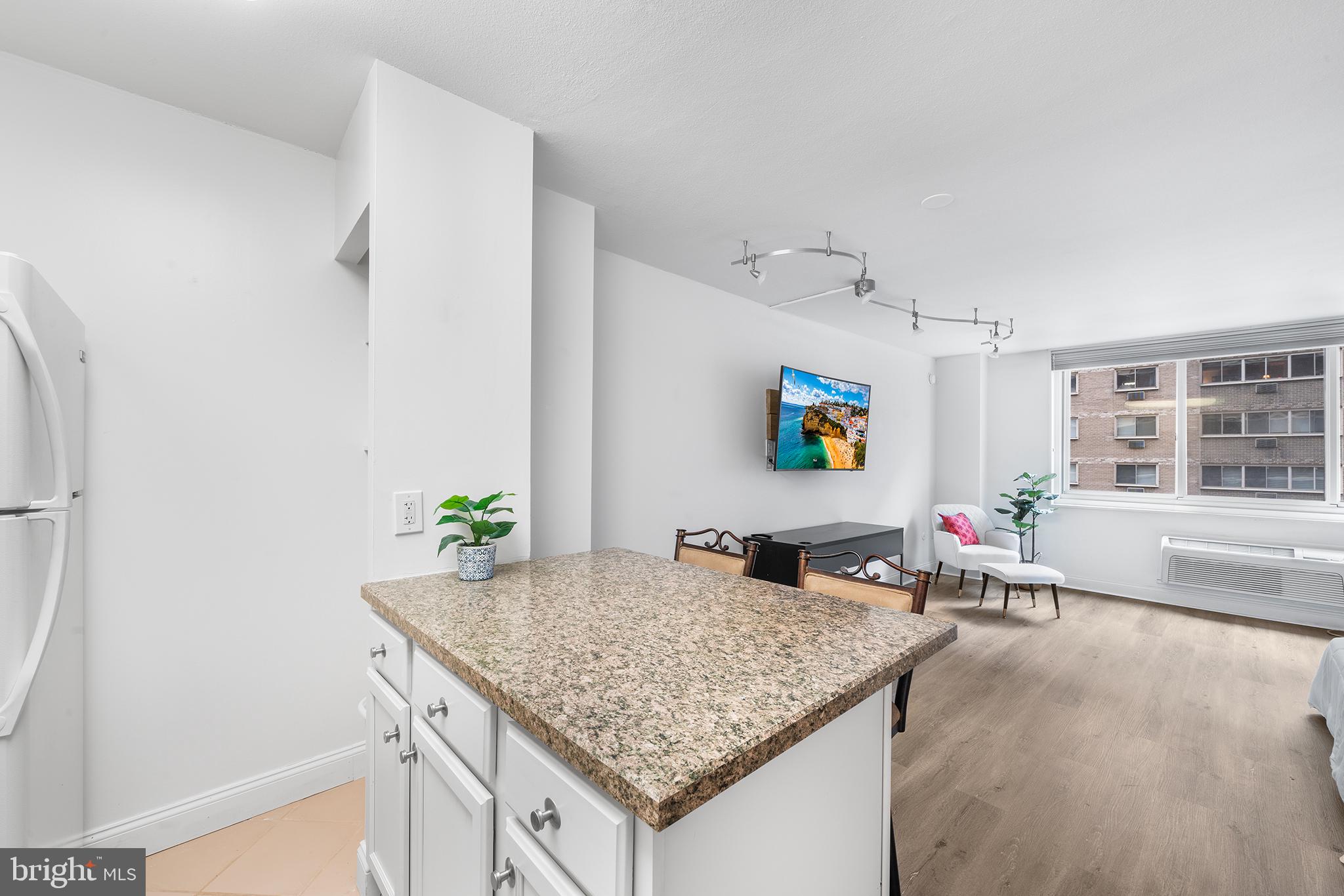 1901 John F Kennedy Blvd #911