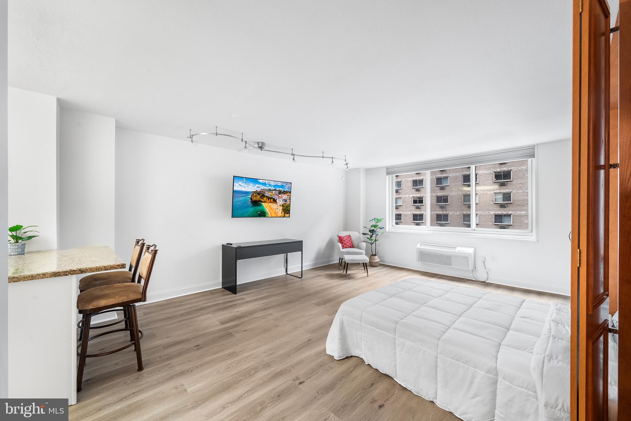 1901 John F Kennedy Blvd #911