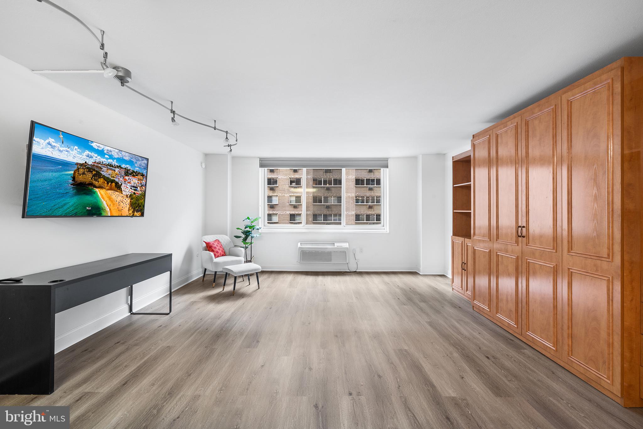 1901 John F Kennedy Blvd #911