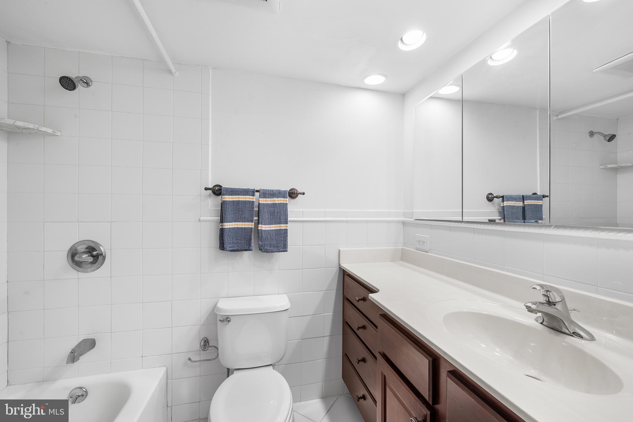 1901 John F Kennedy Blvd #911