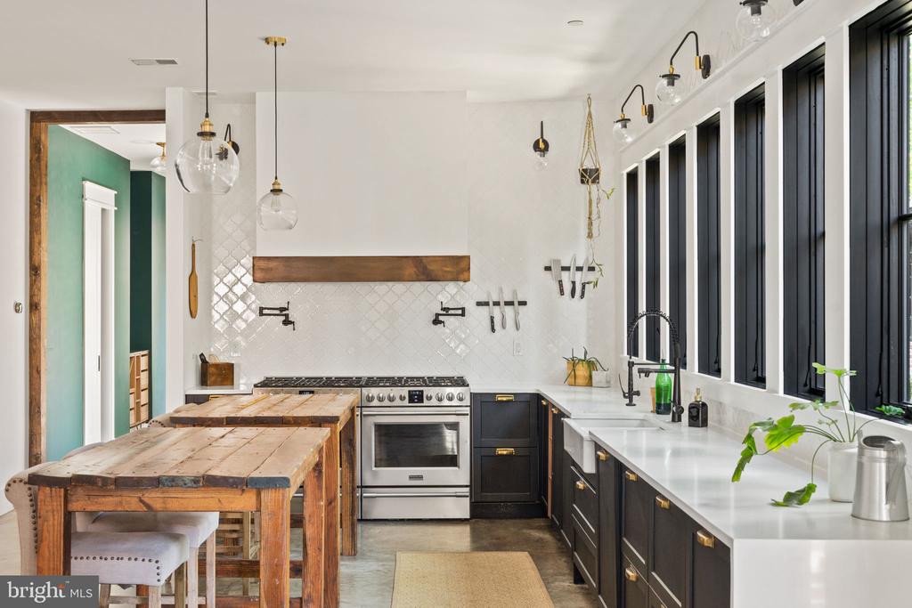 5012-14 Pentridge St