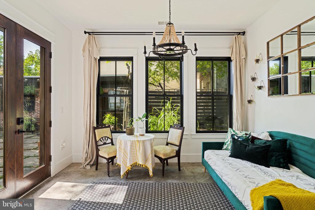 5012-14 Pentridge St
