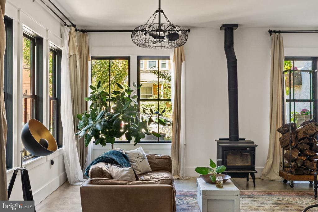 5012-14 Pentridge St