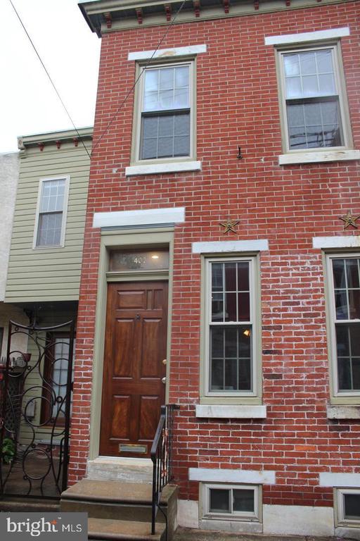 407 E FLORA ST