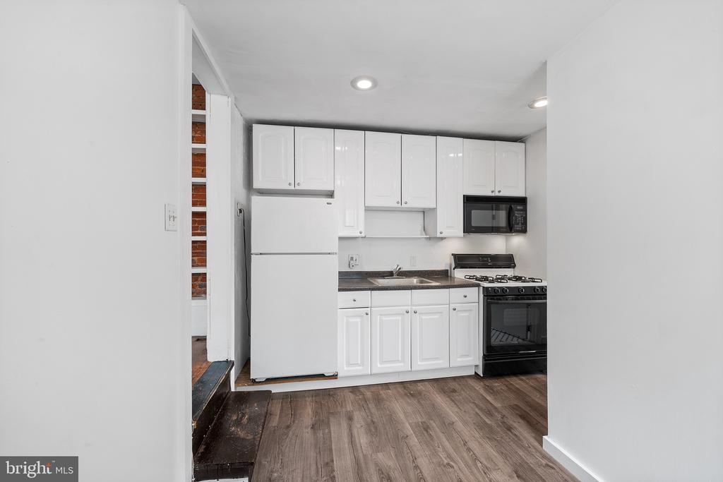 3617 POWELTON AVE #2R