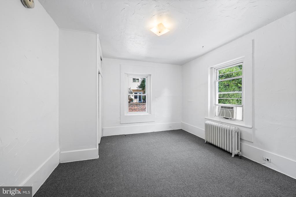 3617 POWELTON AVE #2R