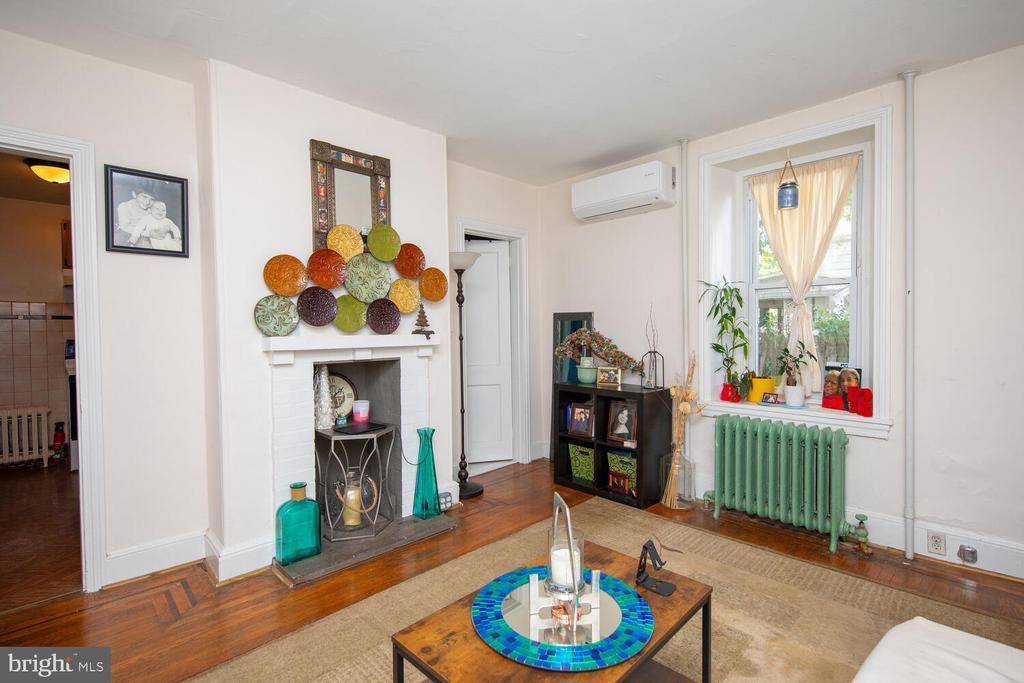 25 W Southampton Ave