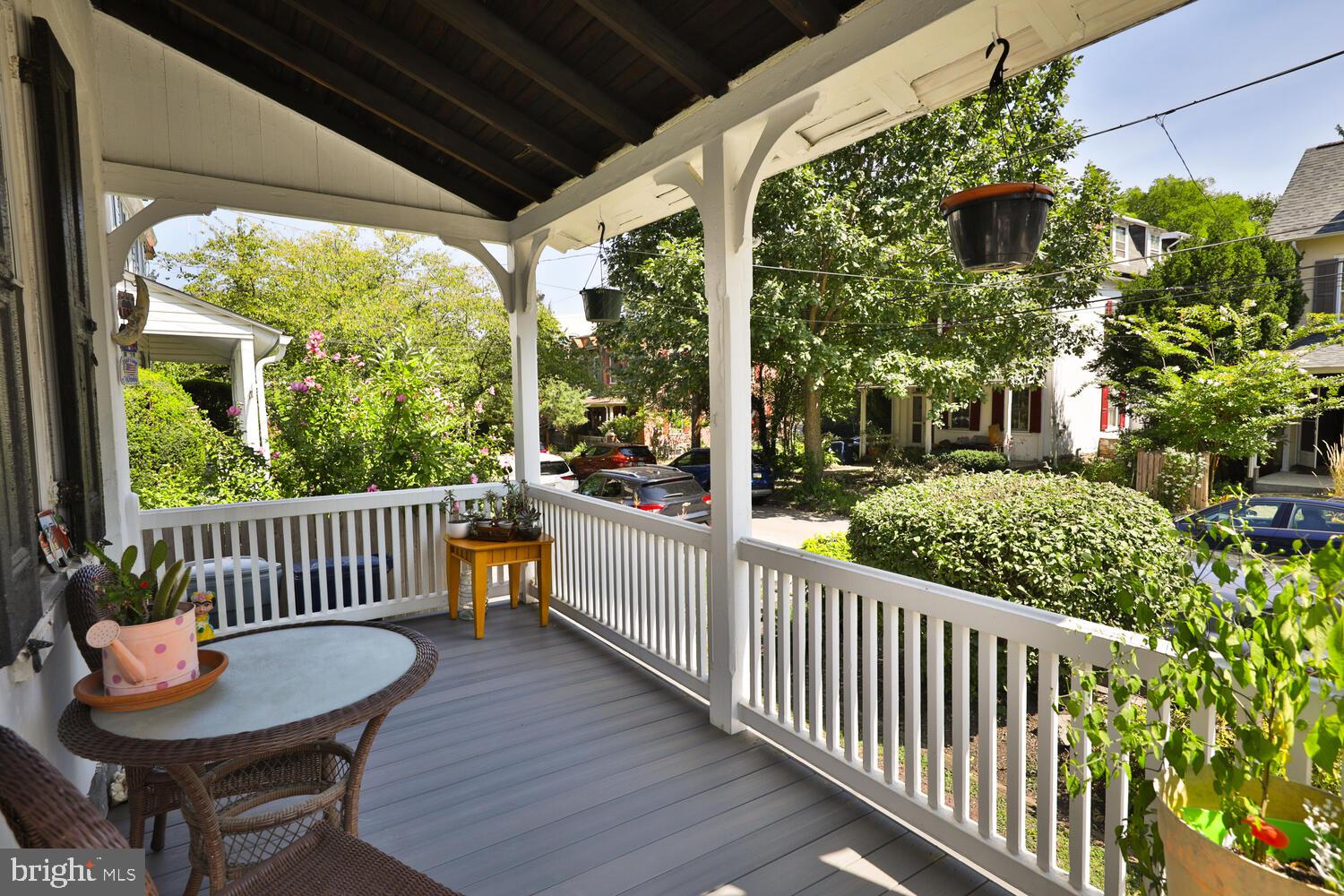 25 W Southampton Ave