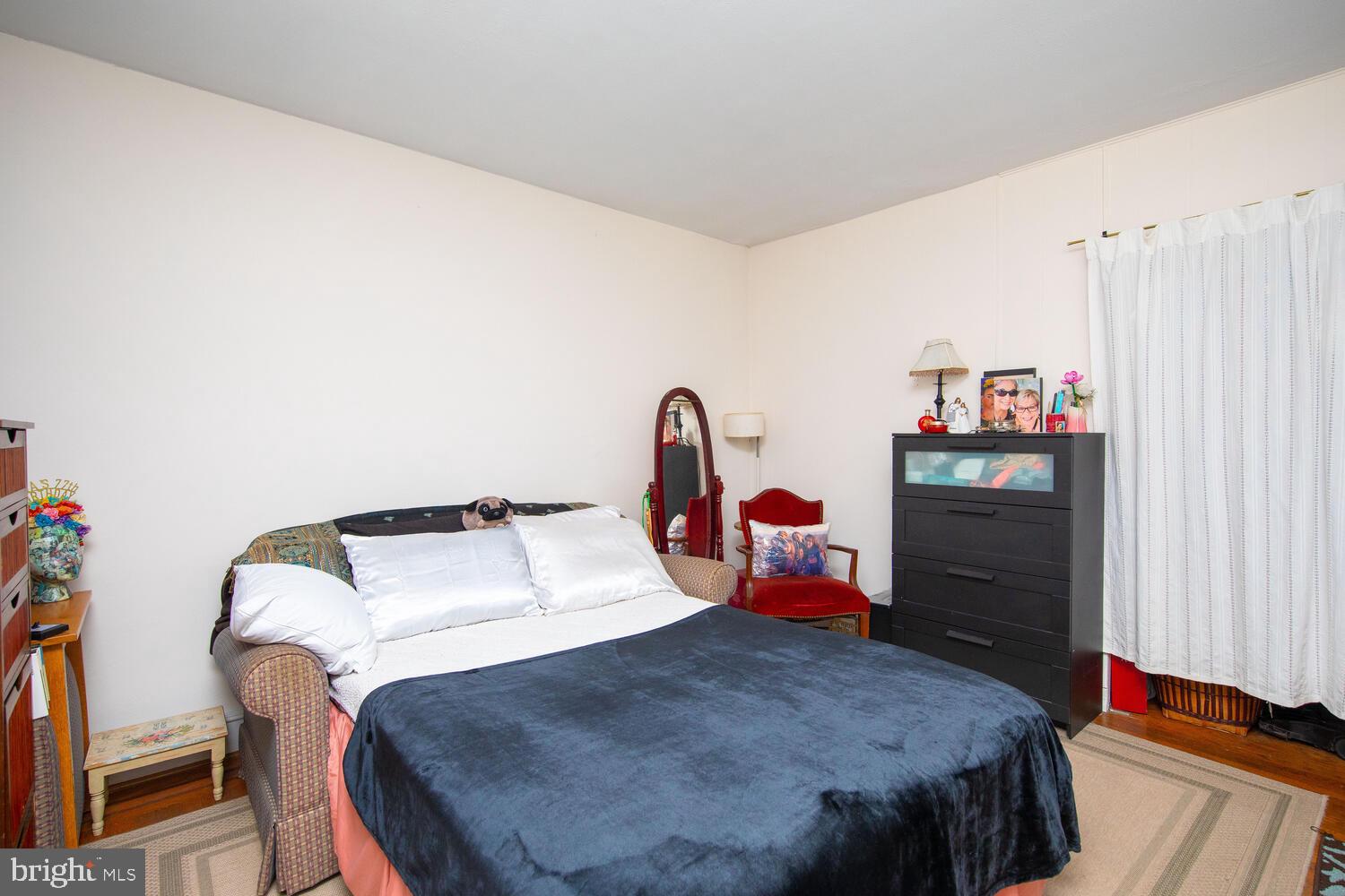 25 W Southampton Ave