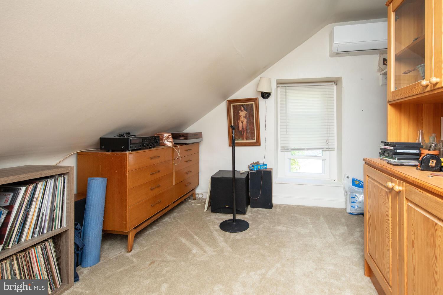 25 W Southampton Ave