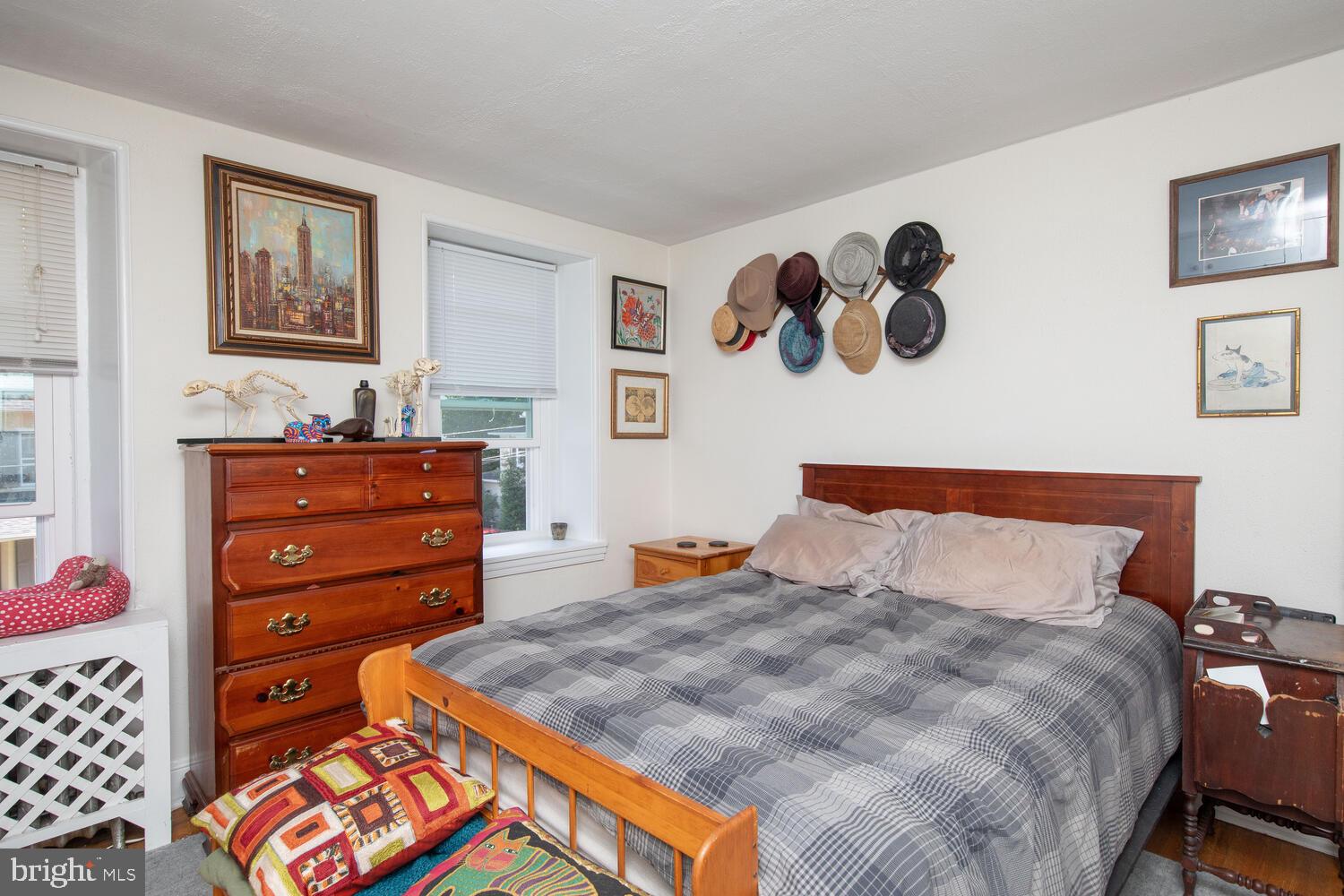 25 W Southampton Ave