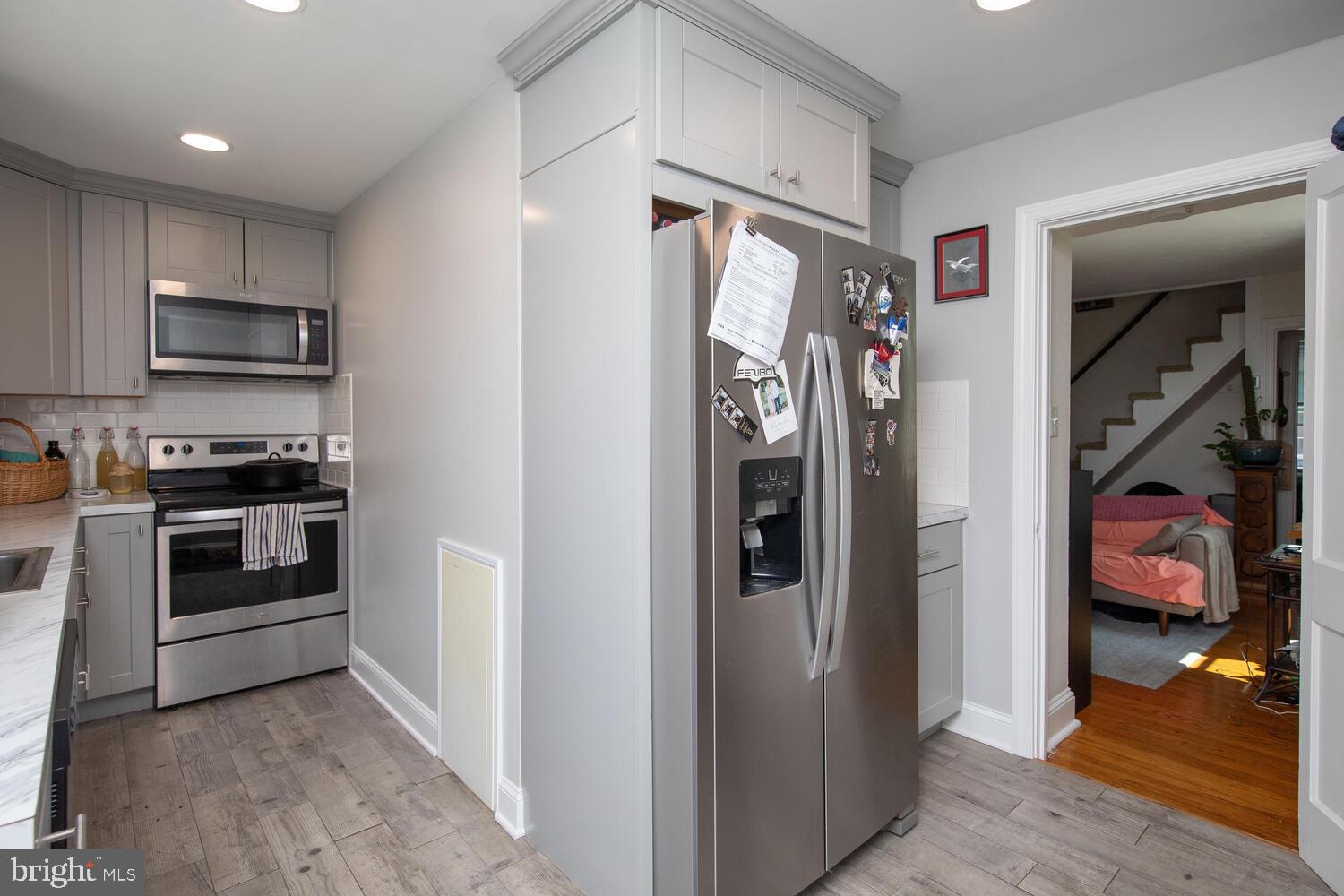 25 W Southampton Ave