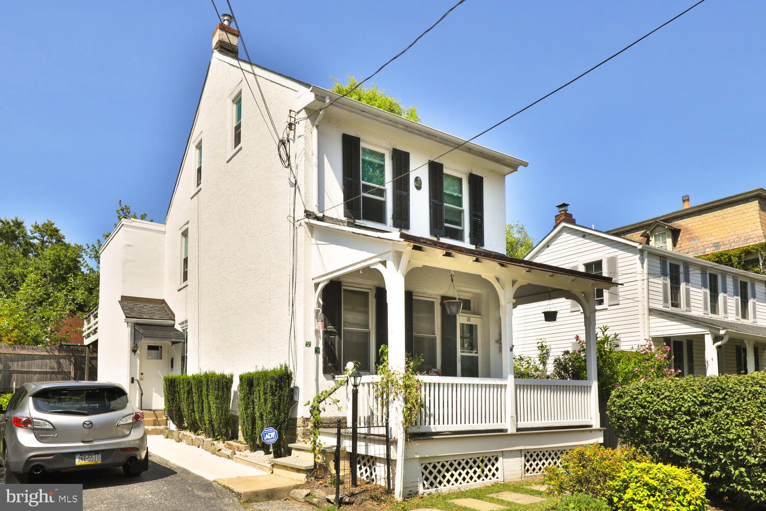 25 W Southampton Ave