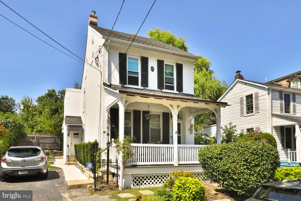 25 W Southampton Ave