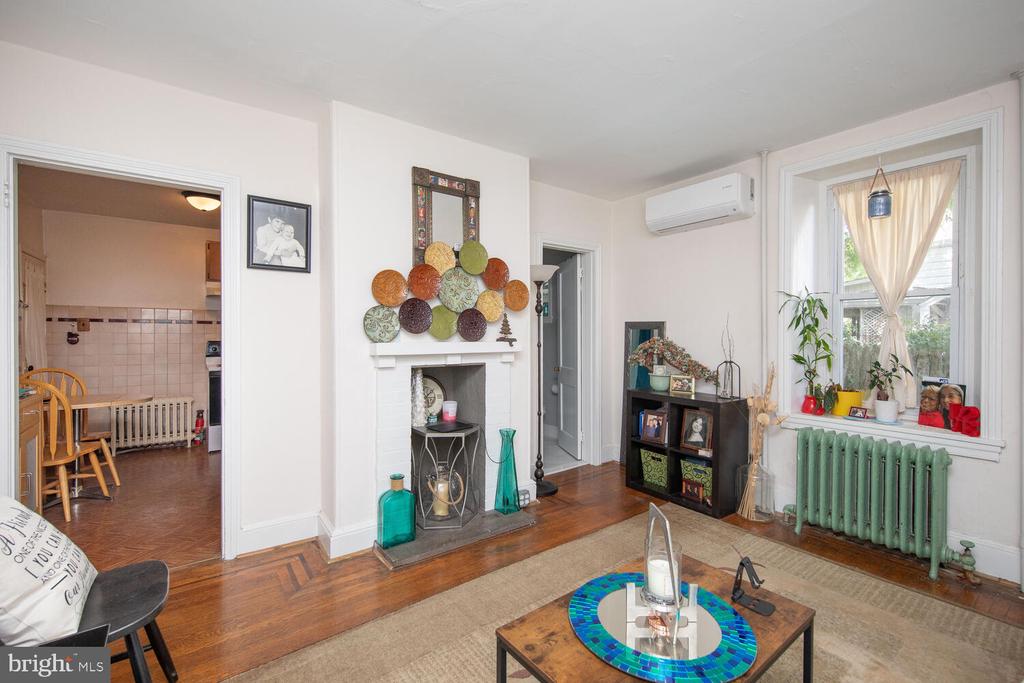 25 W Southampton Ave