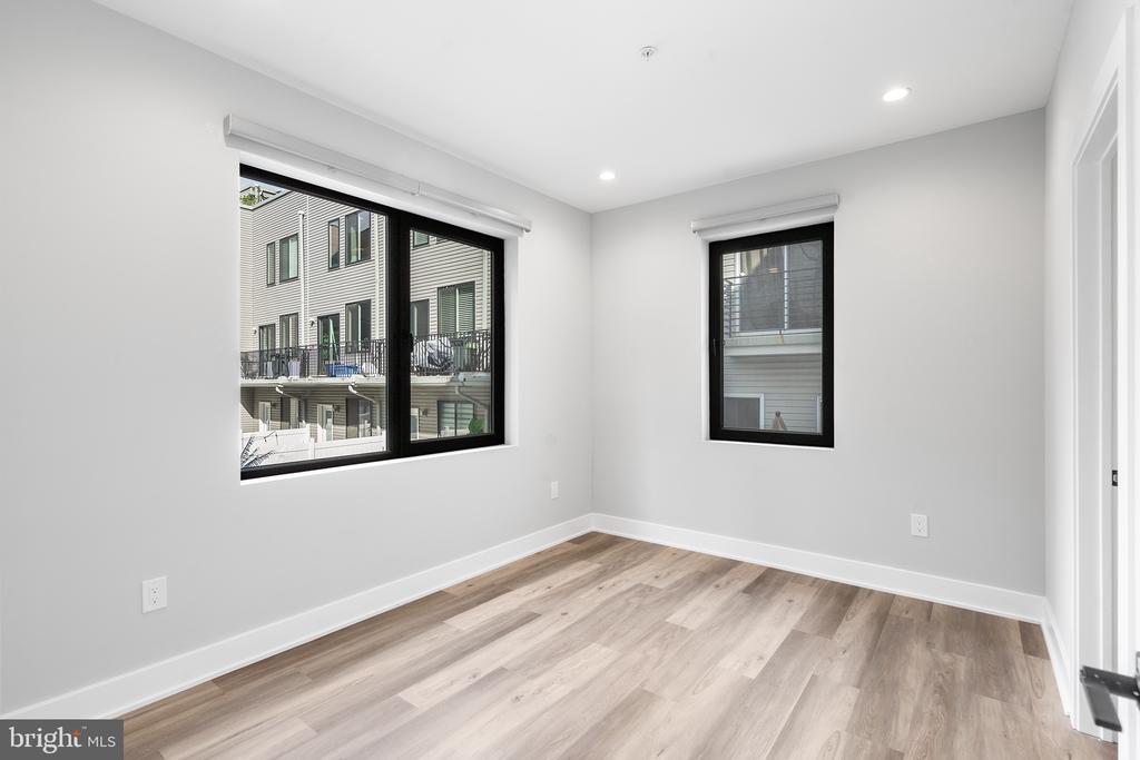 1612 CAMBRIDGE ST #207