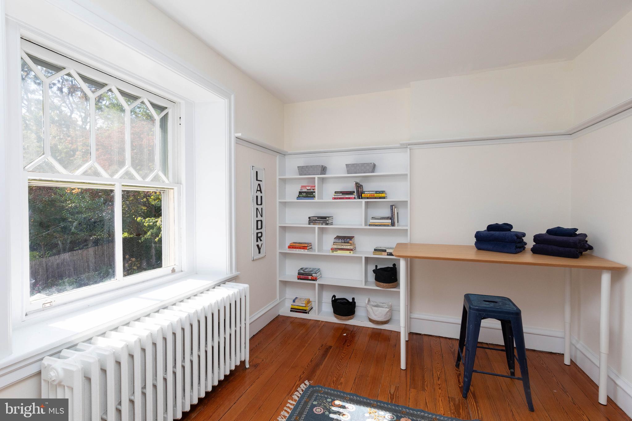 625 W Phil Ellena St