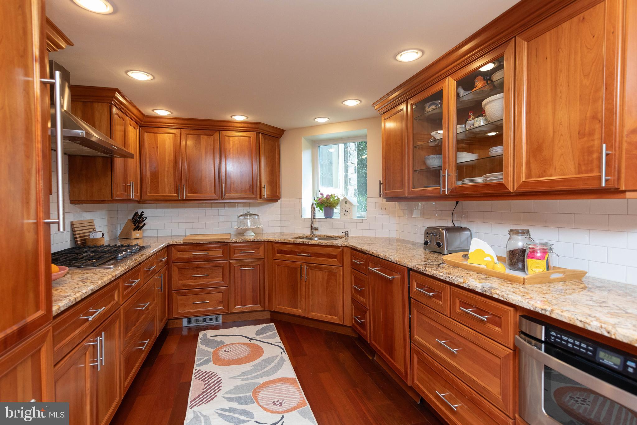 625 W Phil Ellena St