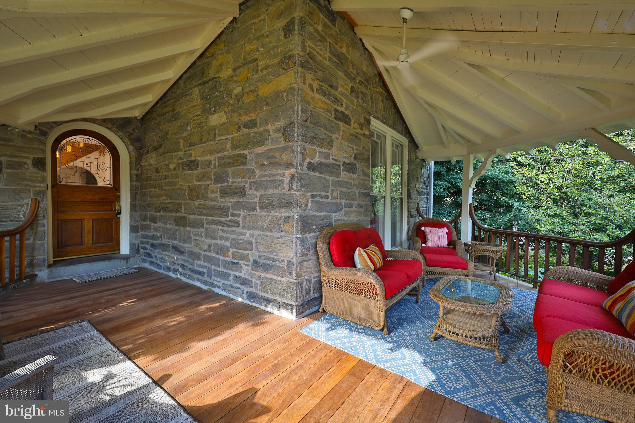 625 W Phil Ellena St