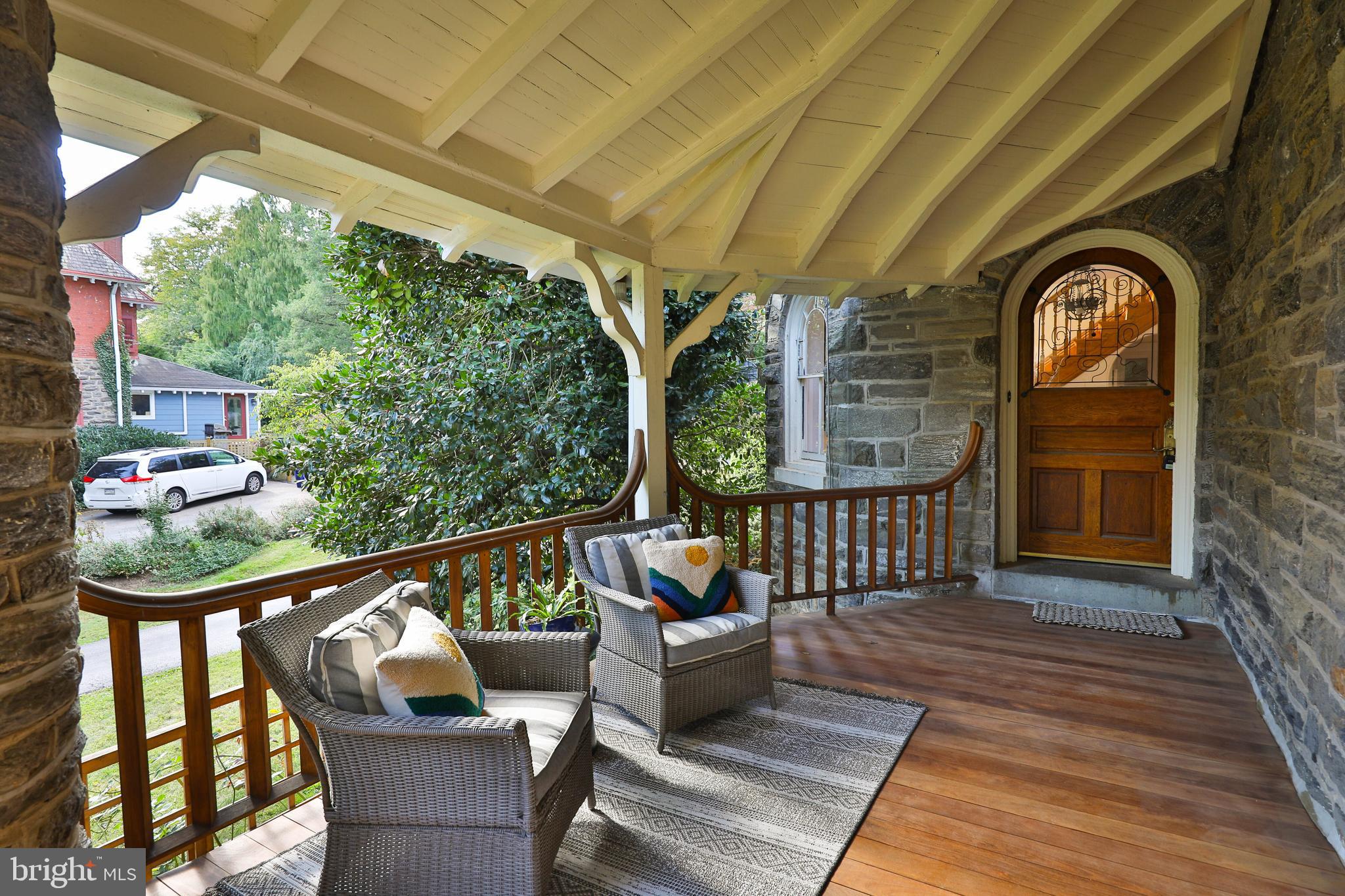 625 W Phil Ellena St