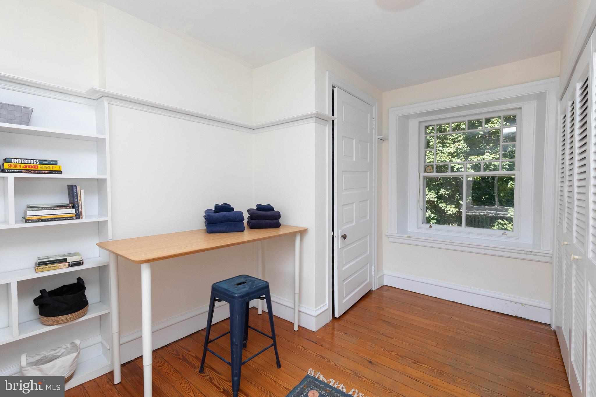 625 W Phil Ellena St