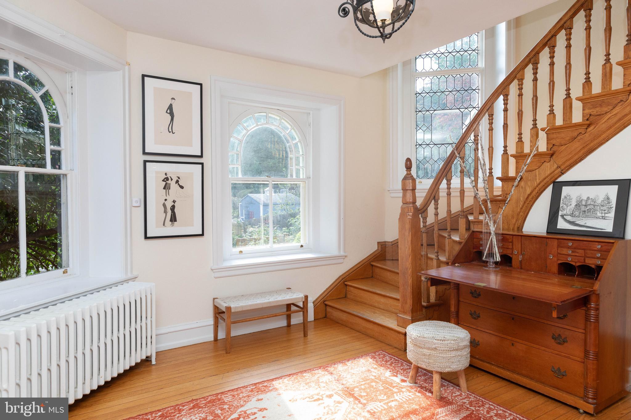 625 W Phil Ellena St