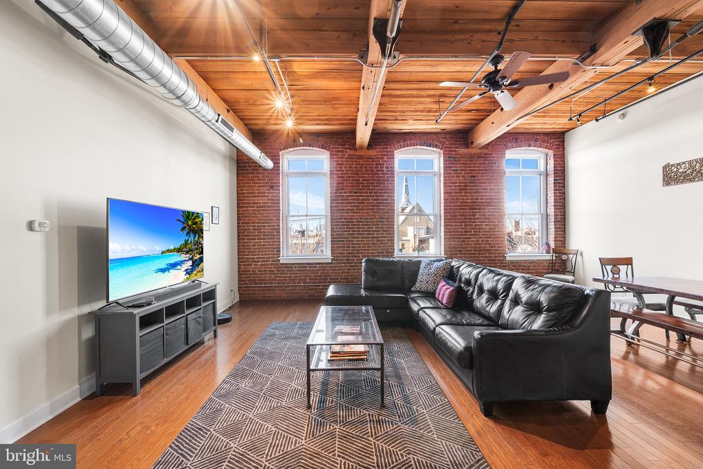 2551 Trenton Ave #304